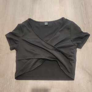 Cropped black tee